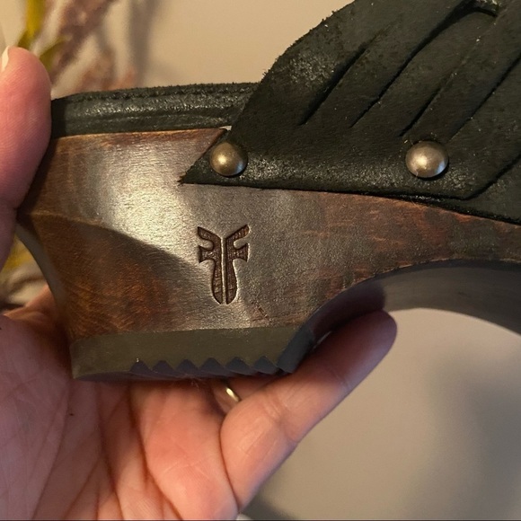 Frye Clogs Womens Size 5.5 Black Leather Clara Campus Studded Clogs - Picture 12 of 13